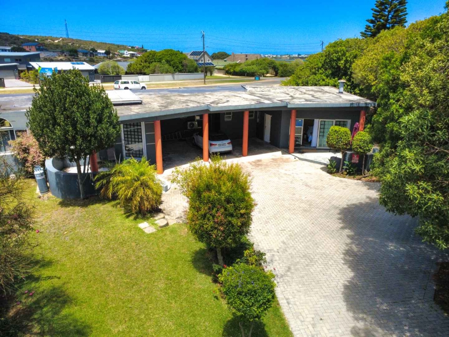 3 Bedroom Property for Sale in Stilbaai Wes Western Cape